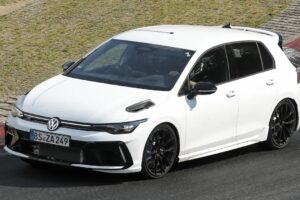폭스바겐, 사상 가장 강력한 골프 R 개발 중