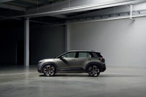 imgi 73 volkswagen reveals new electric crossover concept calls it id cross 8 94