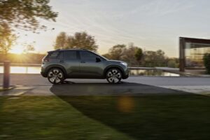 imgi 94 volkswagen reveals new electric crossover concept calls it id cross 29 73