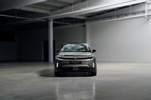 imgi 71 volkswagen reveals new electric crossover concept calls it id cross 6 85