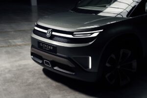 imgi 76 volkswagen reveals new electric crossover concept calls it id cross 11 96