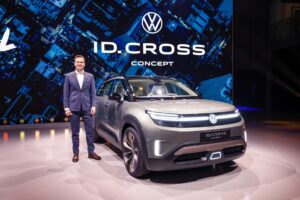 imgi 59 volkswagen reveals new electric crossover concept calls it id cross 1 98