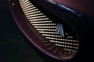 600kg·250마력 K-시리즈, 궁극의 로터스 엘리스 등장... 맥라렌 F1처럼 가운데 운전석 배치