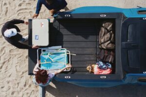 rivian r1t powered tonneau cover 2025 3 4