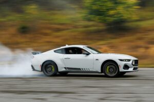 포드, 머스탱으로 드리프트 시장 겨냥… RTR 협업 모델 내년 출시