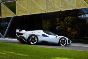 페라리, 단 한 명을 위한 ‘F40 오마주’… 신형 원오프 모델 SC40 공개