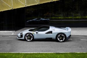 페라리, 단 한 명을 위한 ‘F40 오마주’… 신형 원오프 모델 SC40 공개