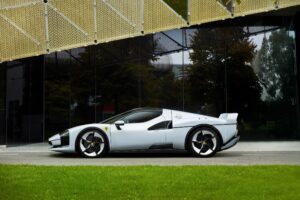 페라리, 단 한 명을 위한 ‘F40 오마주’… 신형 원오프 모델 SC40 공개