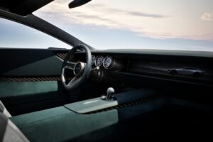 마쓰다, 로터리 엔진 부활… 탄소중립 연료로 진화한 ‘비전-X 쿠페’