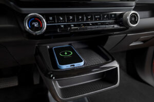 Chevrolet Bolt 2027 CELL CHARGING 30