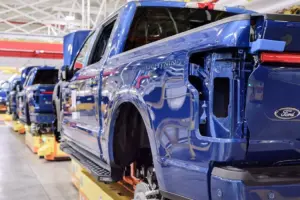 ford f 150 lightning produktion production 2023 02 min 1400x700.jpg 2