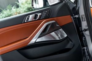 22인치 휠에 카본 풀세트, 만하르트 MHX6 500의 위협적 존재감