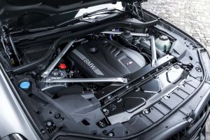 22인치 휠에 카본 풀세트, 만하르트 MHX6 500의 위협적 존재감