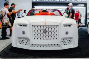 롤스로이스의 금기를 깼다, 두바이가 만든 ‘광기의 Dawn’