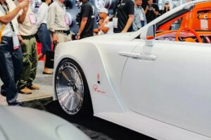 롤스로이스의 금기를 깼다, 두바이가 만든 ‘광기의 Dawn’