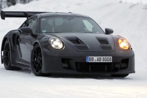 포르쉐 992.2 GT3 RS 포착… 이미 괴물인데 더 진화한다
