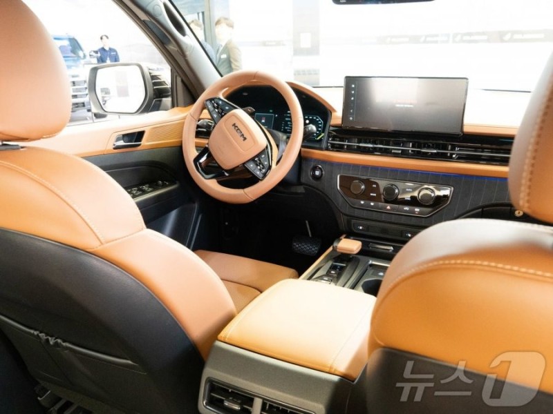 KGM 무쏘 Q300 실차 공개 사진 많음