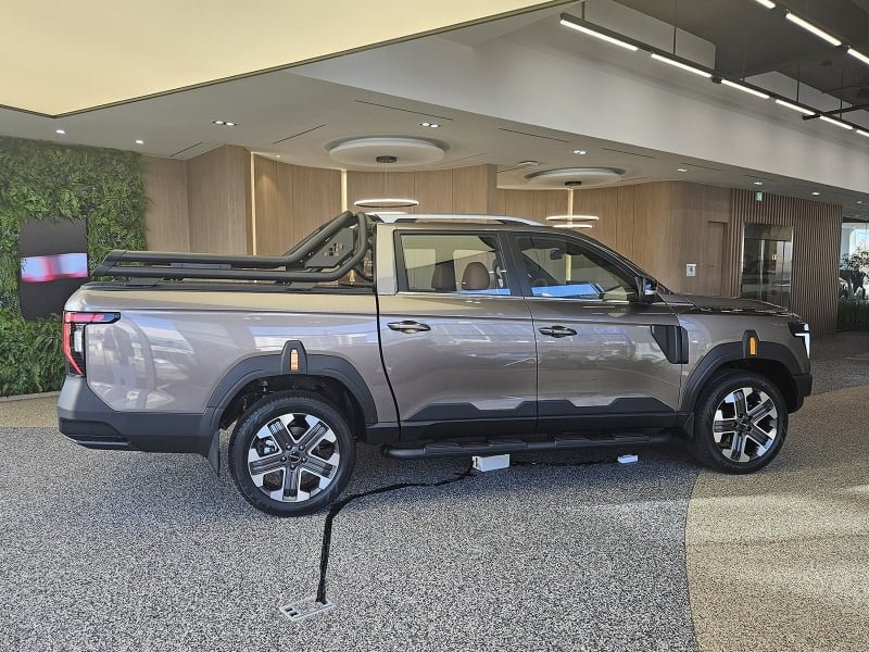 KGM 무쏘 Q300 실차 공개 사진 많음