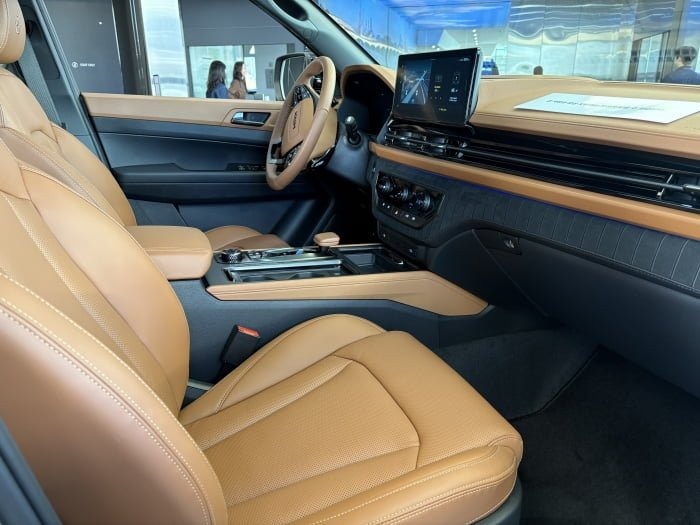 KGM 무쏘 Q300 실차 공개 사진 많음