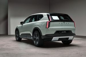 볼보 EX60, 10분 충전에 340km…800V 충전으로 게임체인저 노린다 Volvo EX60 Cross Country Studio334d2a8a67045478e6 2