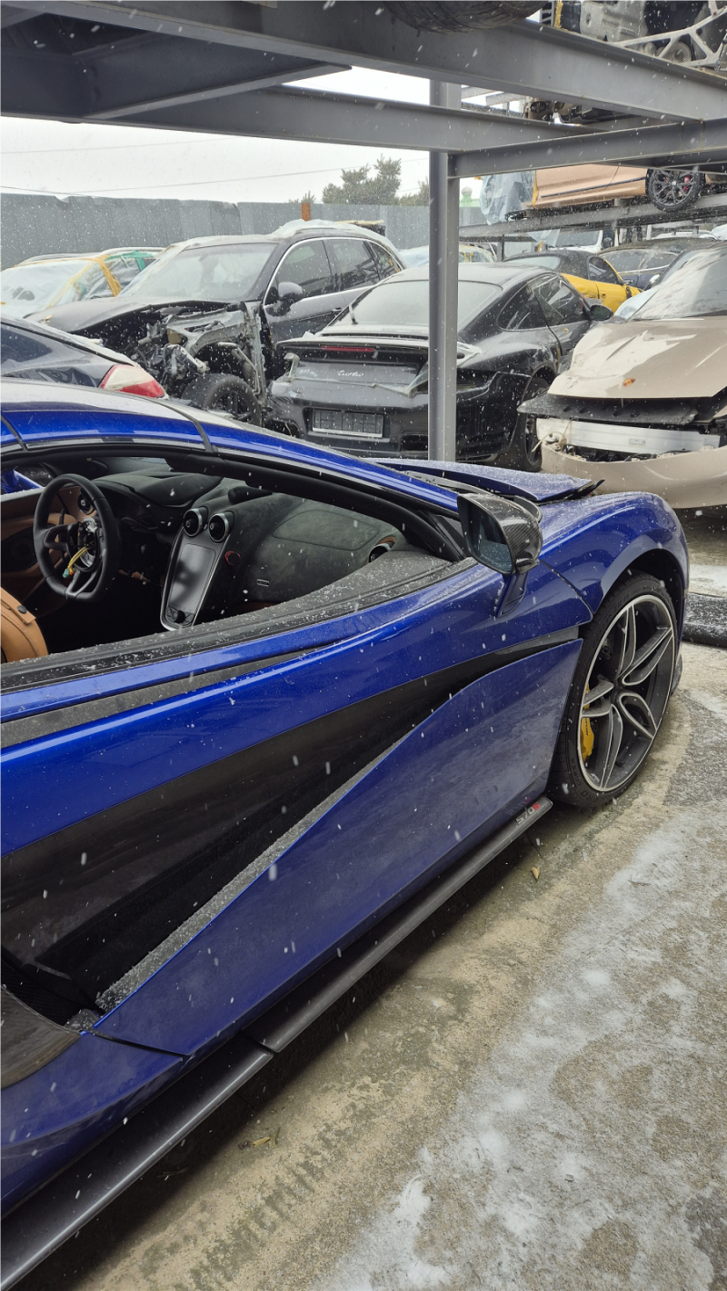 한국 폐차장에서 발견된 맥라렌 570