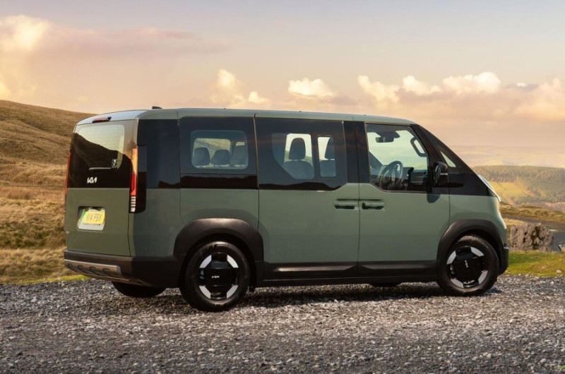 기아 PV5 영국 시승기 요약.. 평점 8/10