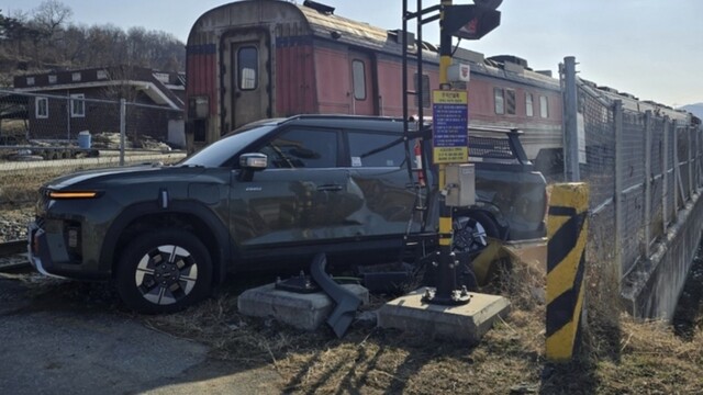 KGM 무쏘 EV, 기차 충돌에도 배터리 화재도 없어