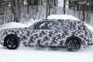 롤스로이스, 두 번째 전기차 ‘전기 SUV’ 포착... 2027년 데뷔 예고 imgi 31 New Rolls Roce electric SUV 003 4