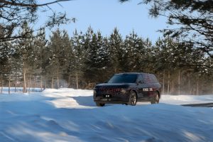 화웨이가 만든 SUV, 영하 53도에서 살아남았다 imgi 45 huawei dongfeng suv yijing 2 6