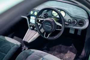 캐터햄의 전기 스포츠카, 프로젝트 V 실차에 더 가까워졌다