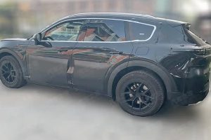 포르쉐 전동화 카이엔, 베이징서 첫 공개…최고출력 1,156마력 투입 newcarscoops 2 1 2