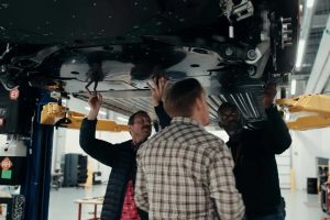 포드, 중국산 전기차에 맞불…4,300만원대 전기 픽업트럭으로