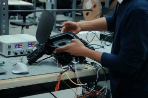 포드, 중국산 전기차에 맞불…4,300만원대 전기 픽업트럭으로