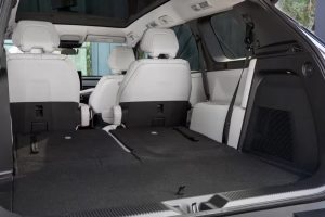 아이오닉 9과 경쟁할 토요타 하이랜더 EV 공개, 20년 공식 깨고 전기 SUV로 재탄생 imgi 63 91618c54 7c0c 5b39 9424 c05352f50000 12