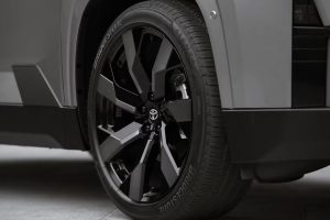 아이오닉 9과 경쟁할 토요타 하이랜더 EV 공개, 20년 공식 깨고 전기 SUV로 재탄생 imgi 20 8985e8c2 597f 5990 8475 db249e150000 6