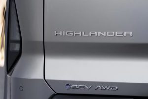 아이오닉 9과 경쟁할 토요타 하이랜더 EV 공개, 20년 공식 깨고 전기 SUV로 재탄생 imgi 27 39551f67 d210 5665 a722 f0ab4b450000 13