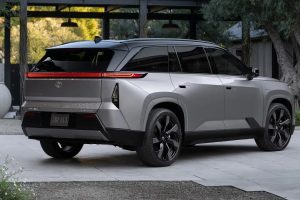 아이오닉 9과 경쟁할 토요타 하이랜더 EV 공개, 20년 공식 깨고 전기 SUV로 재탄생 imgi 114 02a664b4 df2e 5264 9187 747bc7550000 5