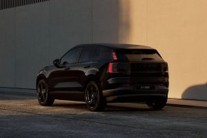 더 싸고 더 똑똑해졌다…볼보 2027년형 EX30 공개 imgi 101 Volvo EX30 EV Black Edition 2