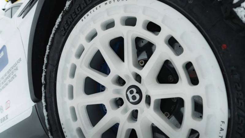 벤틀리 벤테이가 X 컨셉 공개