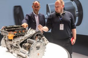 페라리 첫 전기차 