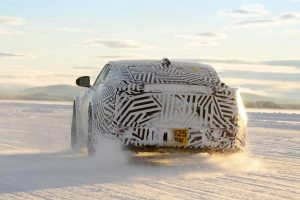 재규어, 북극권 혹한 테스트 돌입…2026년 전기 ‘럭셔리 GT’ 베일 벗는다 imgi 17 Jaguar GT prototype drive 2 2