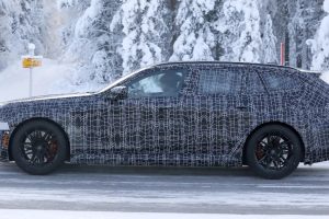 출시 1년도 안 됐는데 벌써 페이스리프트…BMW M5 투어링, 노이에 클라세 얼굴로 환골탈태