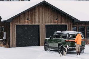 리비안, 소프트웨어 업데이트 한 번에 구형 전기차도 새 차로…