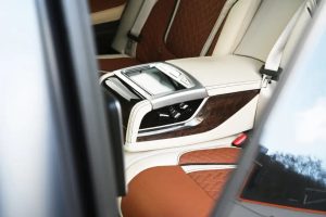 V12 끝났다고? 만하르트, 711마력으로 BMW M760Li 되살렸다