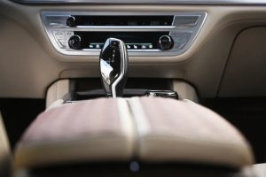 V12 끝났다고? 만하르트, 711마력으로 BMW M760Li 되살렸다