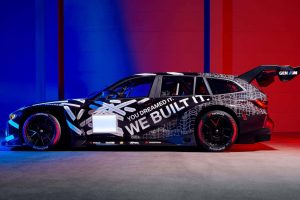 만우절 농담이 진짜 레이스카로…BMW M3 투어링, 뉘르부르크링 24시간 레이스 출격