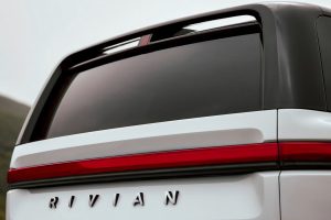 리비안 R2 공개전 사양 유출… 10→80% 충전 29분·주행 531km LEAKED Rivian R2 Specs and Pricing Revealed 5 8