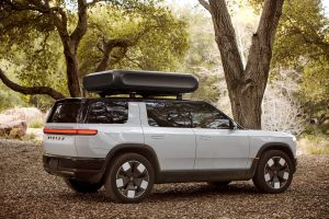 리비안 R2 공개전 사양 유출… 10→80% 충전 29분·주행 531km LEAKED Rivian R2 Specs and Pricing Revealed 2 5