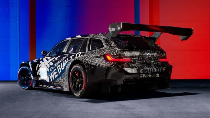 만우절 농담이 진짜 됐네요,  BMW M3 투어링 뉘르부르크링 24시 출전