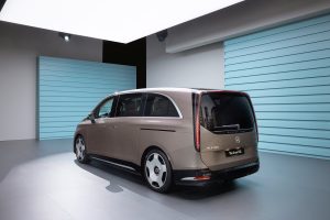 메르세데스-벤츠 VLE 심층 분석…115kWh·320kW 충전, EQV의 한계를 완전히 지웠다 50270 26c0010 034 13